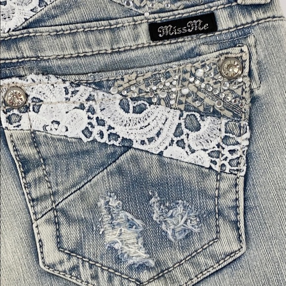 Miss Me Faded Denim Short, Size 27 NWT - Picture 8 of 8